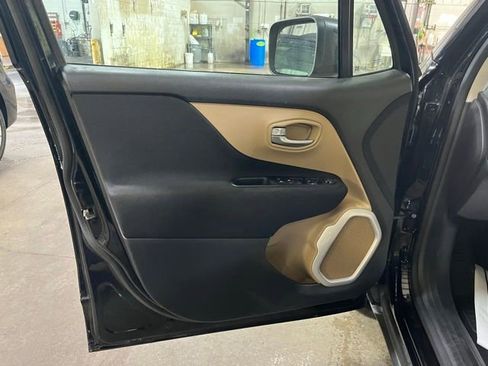 Used 2020 Jeep Renegade Sport w/ Sport Appearance Group FWD image 13