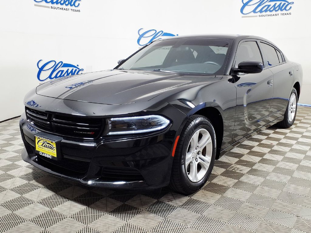 Used 2023 Dodge Charger SXT w/ Cold Weather Package RWD image 3