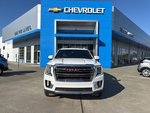 Used 2024 GMC Yukon SLT w/ SLT Luxury Package AWD/4WD image 8