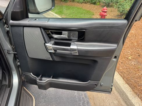 Used 2015 Land Rover LR4 HSE LUX AWD/4WD image 24