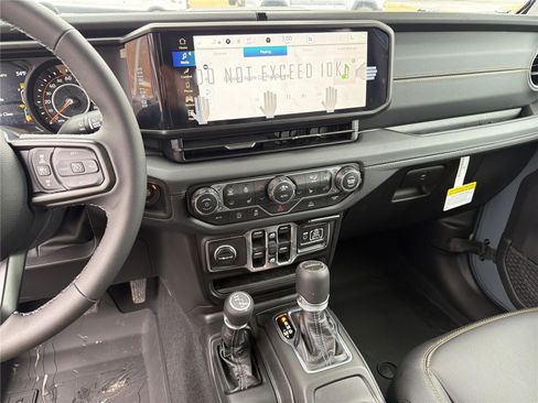 New 2026 Jeep Gladiator Sport image 25