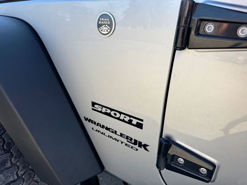 Used 2018 Jeep Wrangler Unlimited Sport w/ Connectivity Group image 15