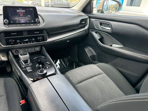 Used 2025 Nissan Rogue SV image 22