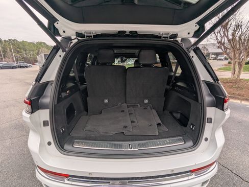 Certified 2021 Jeep Grand Cherokee L Overland w/ Luxury Tech Group IV image 16