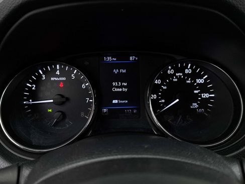 Used 2019 Nissan Rogue SV AWD/4WD image 33