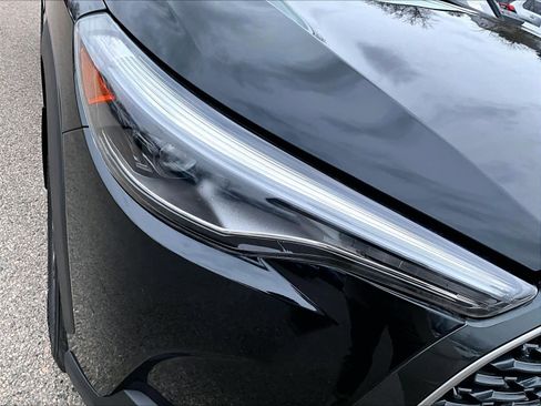 Certified 2023 Toyota Corolla Cross XLE image 33