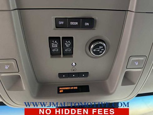 Used 2018 Chevrolet Suburban LT AWD/4WD image 41
