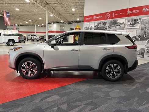 Used 2023 Nissan Rogue SV AWD/4WD image 6