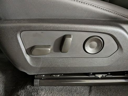 New 2026 GMC Canyon Elevation w/ Convenience Package image 15