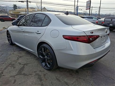 Used 2020 Alfa Romeo Giulia Base w/ Nero Edizione image 4