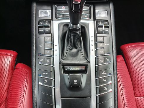 Used 2017 Porsche Macan S AWD/4WD image 7
