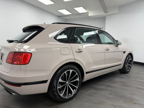 Used 2019 Bentley Bentayga AWD/4WD image 21