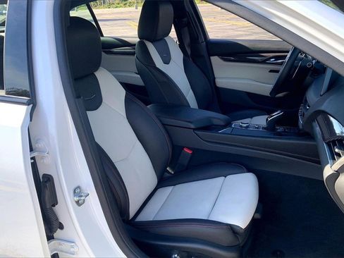 Used 2025 Cadillac CT5 Sport image 9