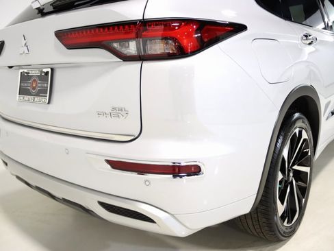 Used 2023 Mitsubishi Outlander SEL image 10