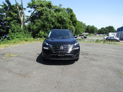 Used 2024 Nissan Rogue S AWD/4WD image 10