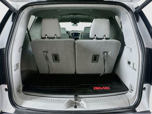 Used 2023 GMC Acadia SLT w/ Technology Package FWD image 31