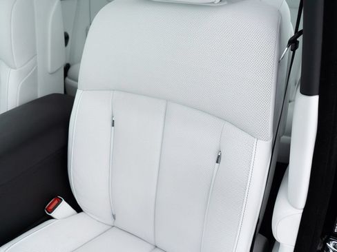 Certified 2026 Rolls-Royce Phantom Sedan RWD image 19
