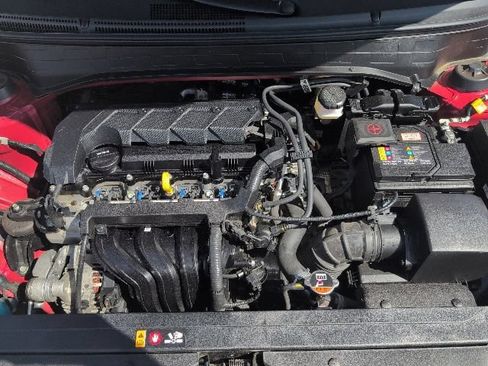 Used 2025 Hyundai Venue SEL FWD image 20