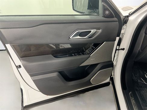 Used 2023 Land Rover Range Rover Velar HST image 17