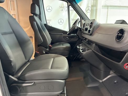 New 2025 Mercedes-Benz Sprinter 2500 image 11