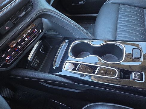 Used 2021 Buick Envision Avenir image 25