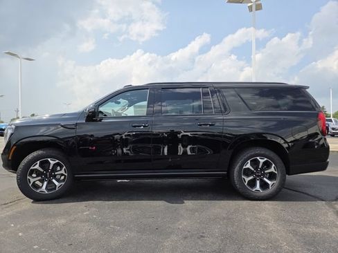 New 2026 GMC Yukon XL AT4 w/ AT4 Premium Plus Package AWD/4WD image 16