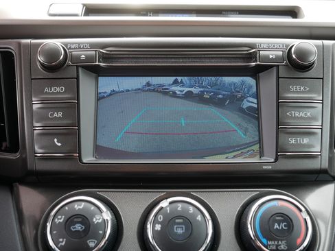 Used 2015 Toyota RAV4 LE image 29