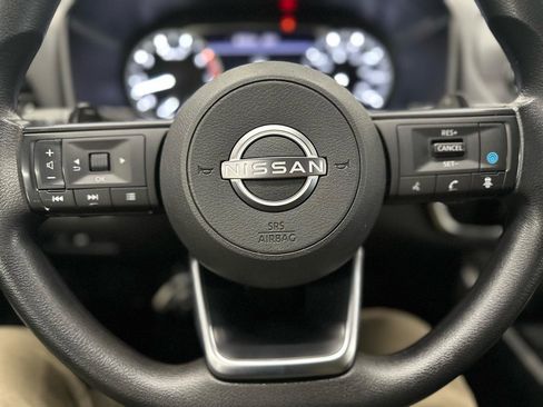 Used 2024 Nissan Rogue SV image 18