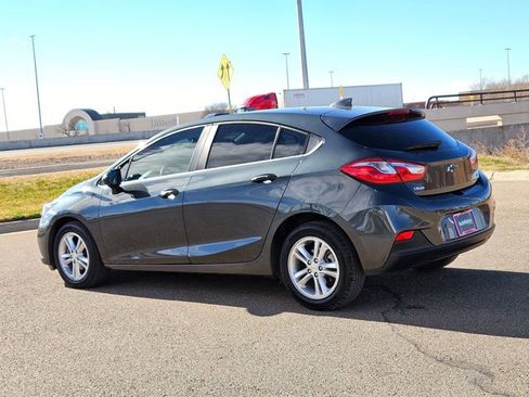 Used 2018 Chevrolet Cruze LT w/ Convenience Package image 8