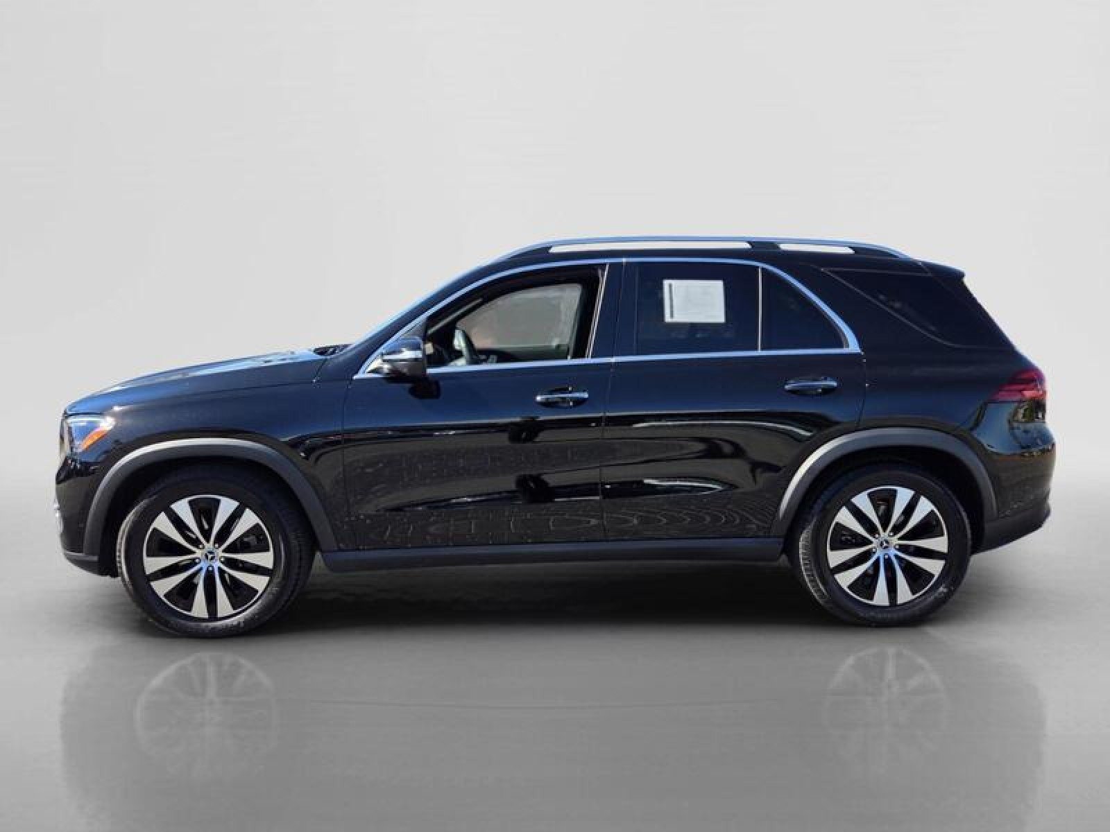 Certified 2025 Mercedes-Benz GLE 350 4MATIC image 2
