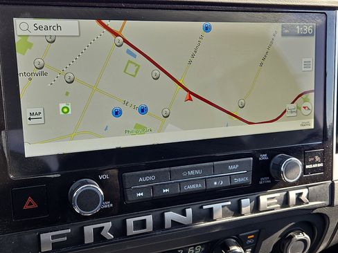 Used 2025 Nissan Frontier SL image 17