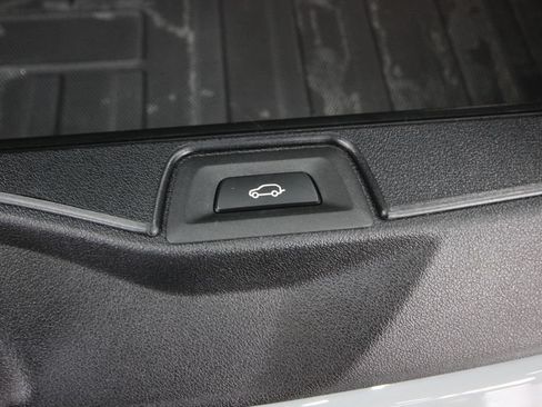 Used 2025 BMW X5 xDrive40i w/ M Sport Package AWD/4WD image 7