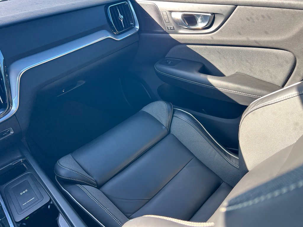 Used 2019 Volvo S60 T5 R-Design FWD image 11