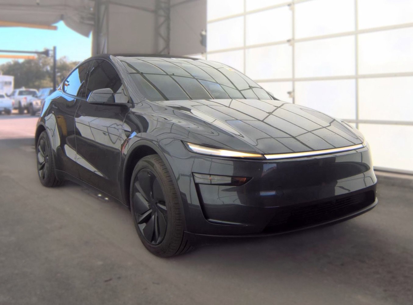 Used 2026 Tesla Model Y AWD image 3