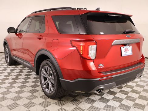 Used 2022 Ford Explorer XLT w/ Equipment Group 202A AWD/4WD image 24