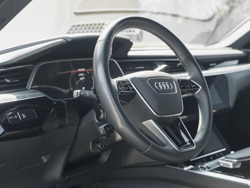 Certified 2024 Audi Q8 e-tron Premium Plus w/ Premium Plus Package image 9