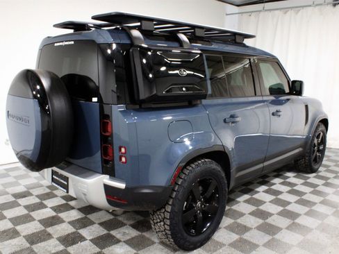 Used 2024 Land Rover Defender 110 S image 28