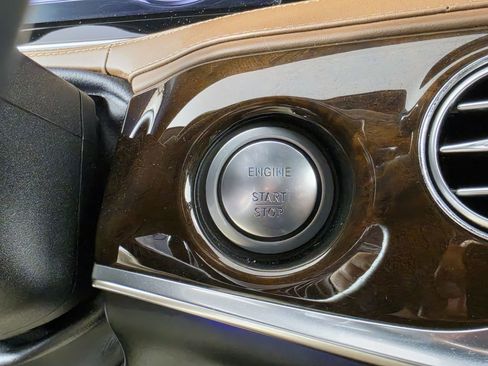 Used 2016 Mercedes-Benz Maybach S 600 image 32
