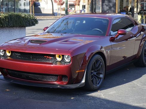 Used 2019 Dodge Challenger R/T Scat Pack image 3