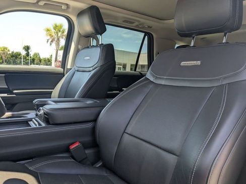 Used 2025 Ford Expedition Platinum AWD/4WD image 14