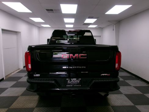 Used 2021 GMC Sierra 2500 AT4 w/ AT4 Premium Plus Package AWD/4WD image 12