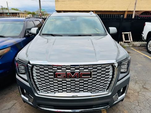 Used 2024 GMC Yukon SLT w/ SLT Luxury Package AWD/4WD image 10