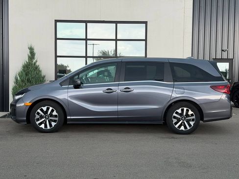 Used 2025 Honda Odyssey EX-L image 2