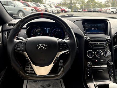 Used 2015 Hyundai Genesis 3.8 image 26