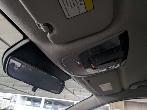 Used 2025 Kia Niro EX image 21