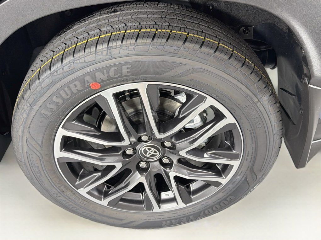 New 2026 Toyota Corolla Cross XLE FWD image 31