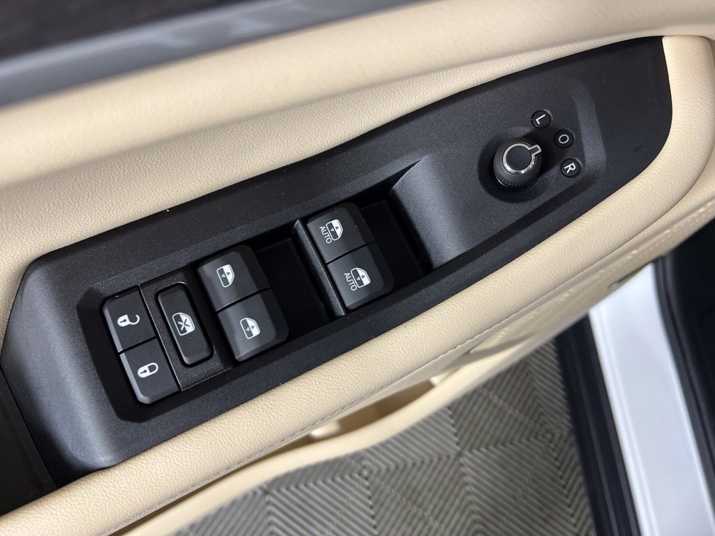 Used 2022 Jeep Grand Cherokee Limited 4xe w/ Luxury Tech Group II AWD/4WD image 19