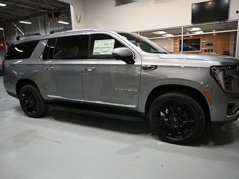 New 2026 GMC Yukon XL Elevation w/ Elevation Premium Package image 4