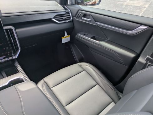 New 2026 GMC Acadia Elevation w/ Super Cruise Package FWD image 15