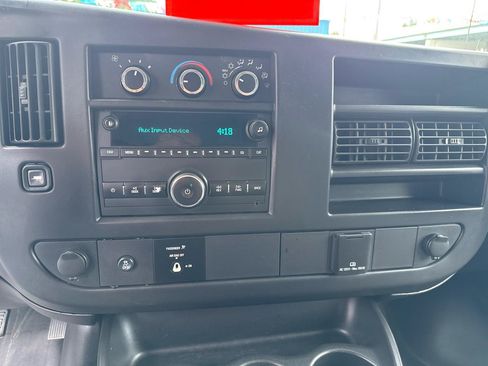 Used 2015 GMC Savana 2500 RWD image 15